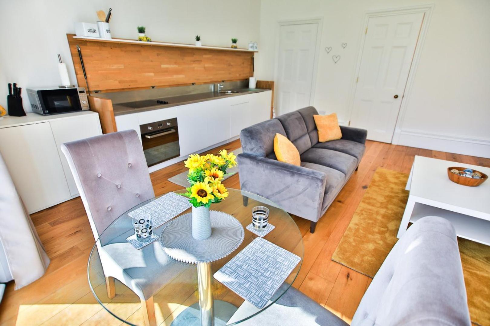 40B Wellington Suites Newport Beach Exterior foto